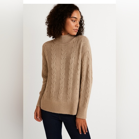 Banana Republic Women's Cableknit Sweater XL EUC - Picture 1 of 7